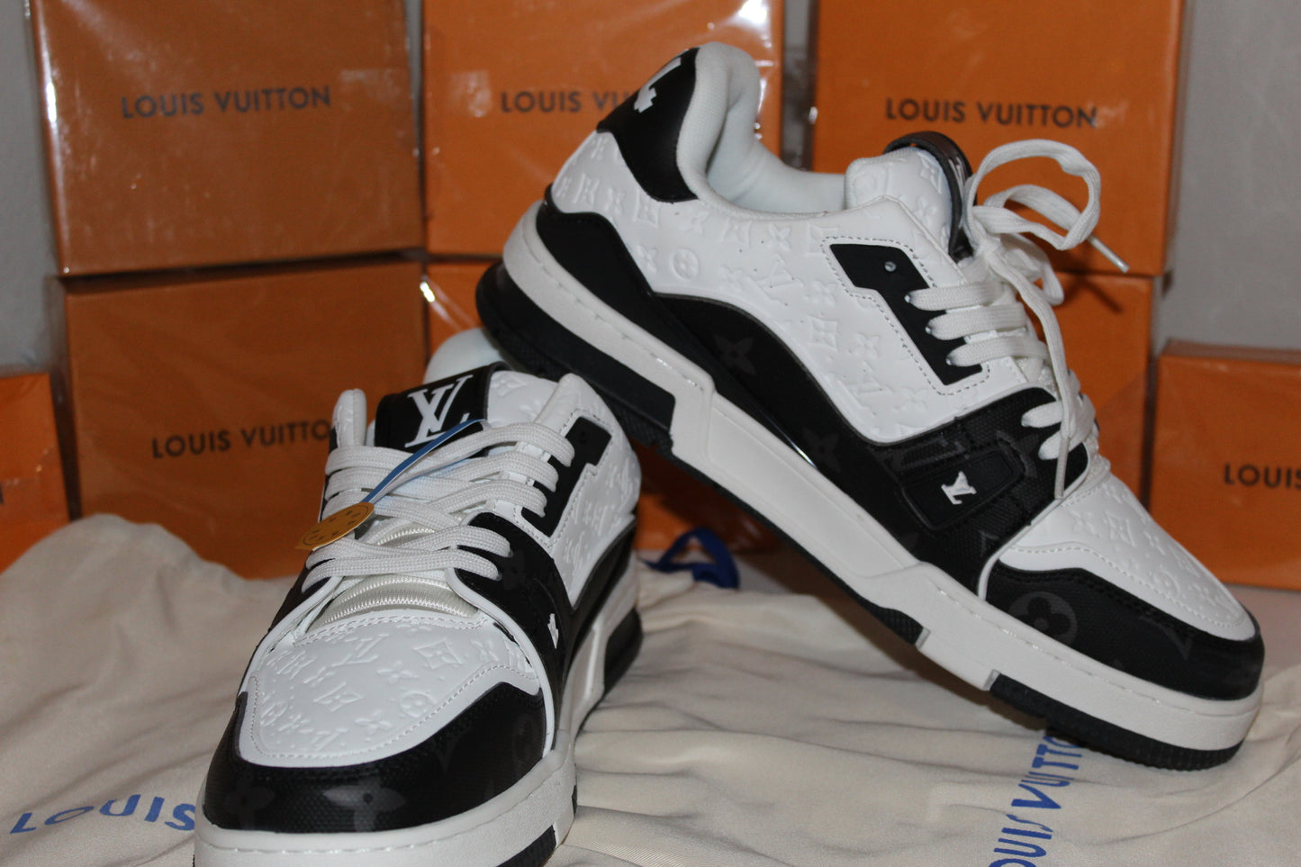 Louis Vuitton #54 blancos y negros clásicos